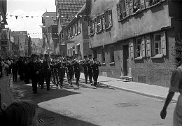 Untere Marktstraße mit Spielmannszug