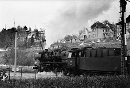 Dampflok am Bahnhof