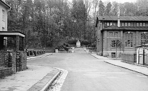 Altes Kriegerdenkmal am Fuß des Schießbergs 1957