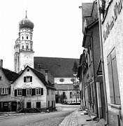 Feier auf dem Kirchplatz