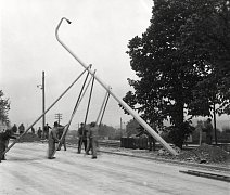 Aufstellen der Straßenlaternen in der Ulmer Straße