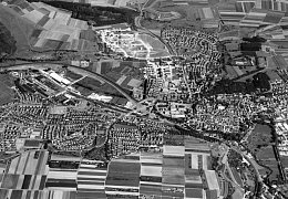 Schrägluftaufnahme gesamtes Giengen von 1973