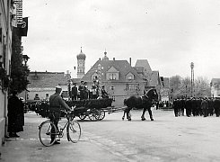 Maifestzug auf dem Hindenburgplatz