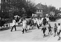 Umzug auf der Brenzbrücke