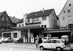 Autohaus Strauß in der Lederstraße nach Erweiterung