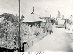 Blick vom Eingangsbereich der Firma Steiff zum Postberg