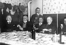 Lehrer an der Bergschule ca. 1930