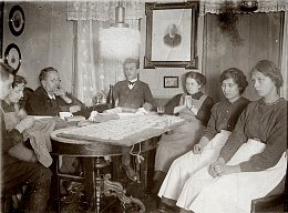 Im Wohnzimmer der Familie Faber