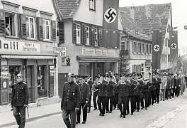 Kinderfestumzug in der unteren Marktstraße