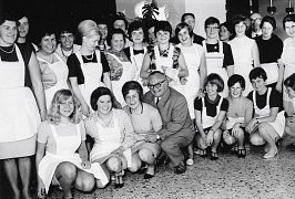 Gruppenfoto aller Helfer der Altenfeier