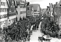 Maiumzug durch die Marktstraße