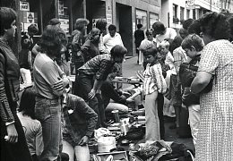 Flohmarkt der Albvereinsjugend in der Marktstraße