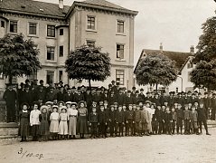 Großes Gruppenfoto in der Schrannenstraße