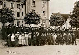 Großes Gruppenfoto in der Schrannenstraße