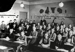 Gruppenfoto einer Schulklasse von 1930