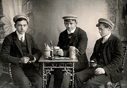 Hugo Stadtmüller mit seinen Freunden