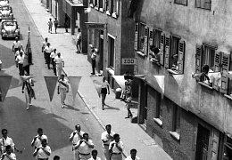 Kinderfestumzug mit Kapelle untere Marktstraße