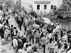 Kinderfestumzug Obertorstraße vor Einhorn