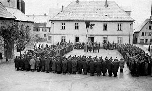Kundgebung auf dem Kirchplatz