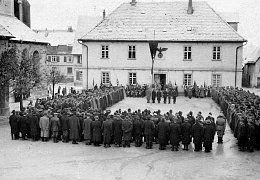 Kundgebung auf dem Kirchplatz