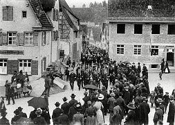 Umzug der Feuerwehr durch die Hohe Gasse
