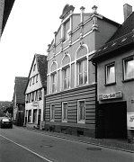 Häuserzeile der Obertorstraße mit City-Grill