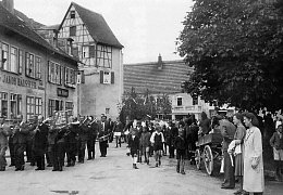 Kinderfestumzug am Memminger Torplatz