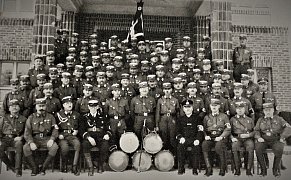 Parteimitglieder zum Gruppenfoto