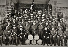 Parteimitglieder zum Gruppenfoto